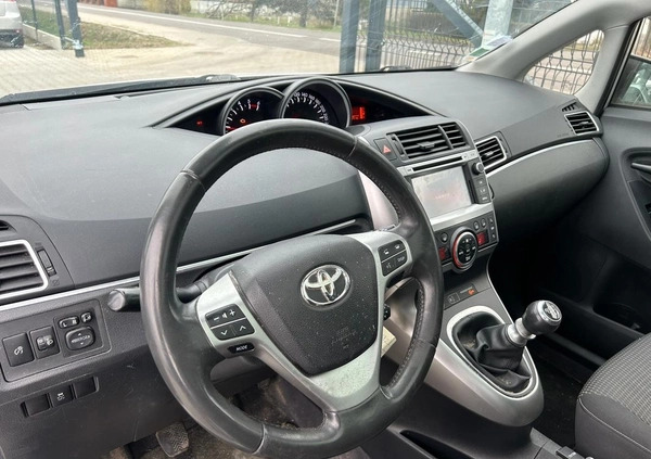 Toyota Verso cena 15500 przebieg: 109535, rok produkcji 2014 z Kalisz małe 172